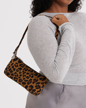 Load image into Gallery viewer, Baggu Nylon Pochette - Leopard