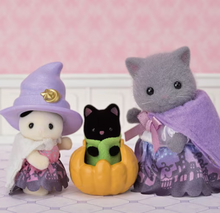 Load image into Gallery viewer, Calico Critters Halloween Surprise Party Set
