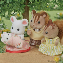 Load image into Gallery viewer, Calico Critters Marshmallow Mouse Family