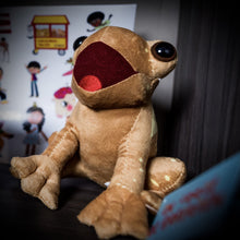Load image into Gallery viewer, Peluche de "Un Coquí de Boriquén" (Especie: Coquí marron)