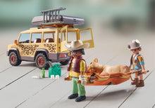 Load image into Gallery viewer, Playmobil Cross-Country Vehicle with Lions
