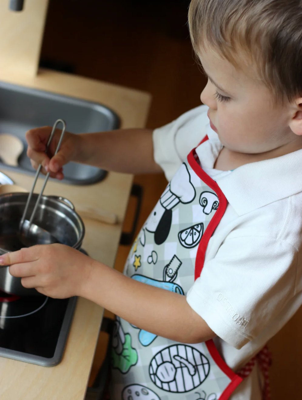 Colour-an-Apron Chef